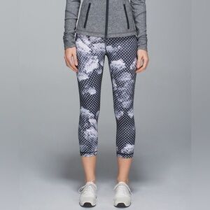 LULULEMON WUNDER UNDER Crop II Dottie Dream (size 4)